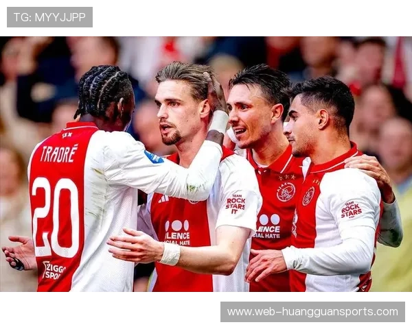 阿贾克斯锋线过度依赖韦霍斯特中场防守乏力成隐忧 阿贾克斯锋线过度依赖韦霍斯特中场防守乏力成隐忧