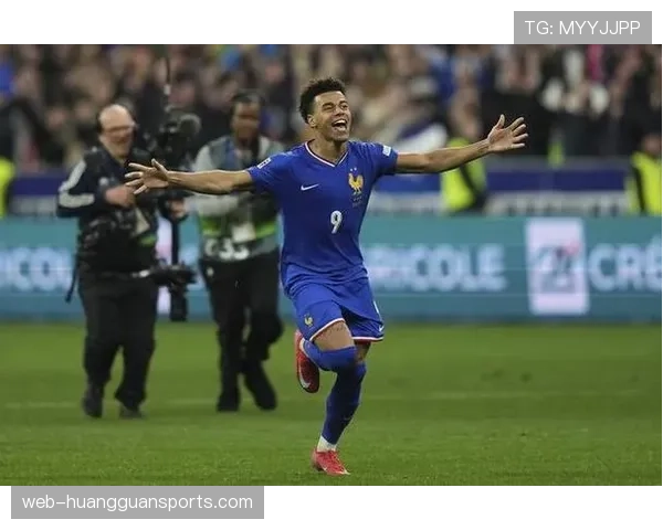 法国足协与教育部联合推广“校园足球周”,多名法甲球员参与线下活动